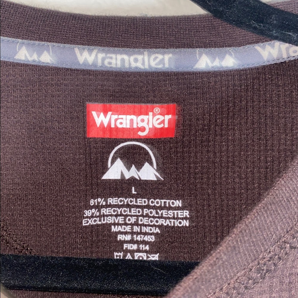 🎱Brown Long sleeved Waffle Knit Wrangler shirt! - Picture 8 of 9